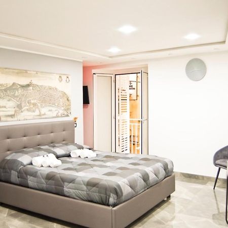 Suite Napoli Sotterranea Con Vasca Idromassaggio Extérieur photo
