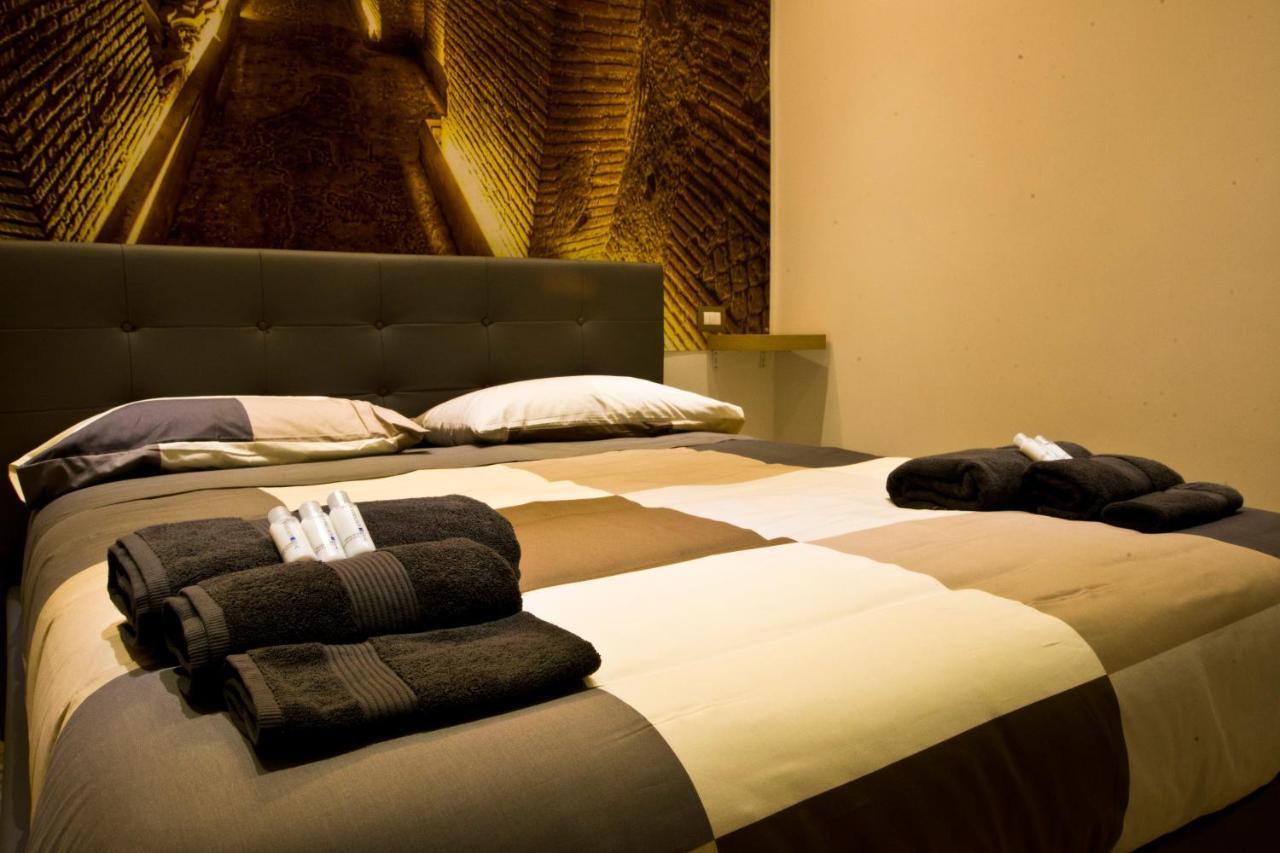 Suite Napoli Sotterranea Con Vasca Idromassaggio Extérieur photo