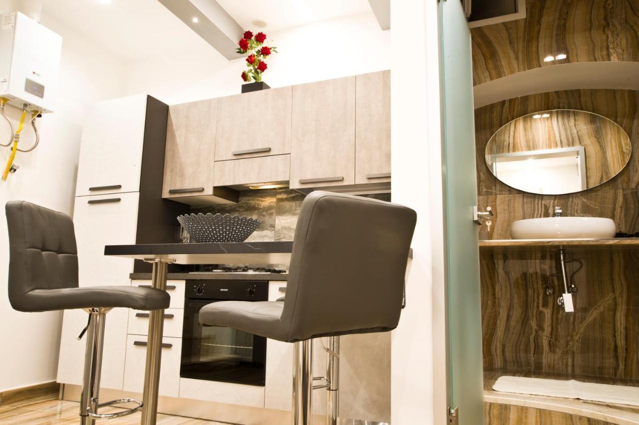 Suite Napoli Sotterranea Con Vasca Idromassaggio Extérieur photo