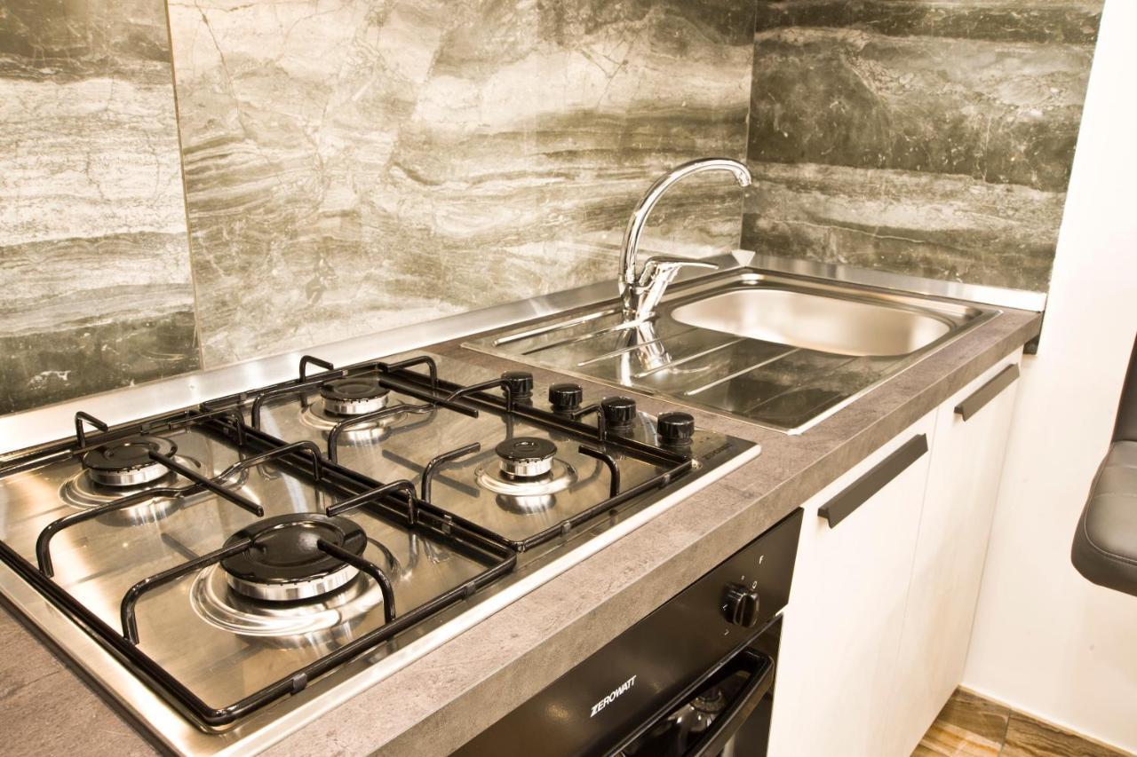Suite Napoli Sotterranea Con Vasca Idromassaggio Extérieur photo
